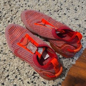 Nike Vapor MAX Red Athletic Shoes SIZE 10